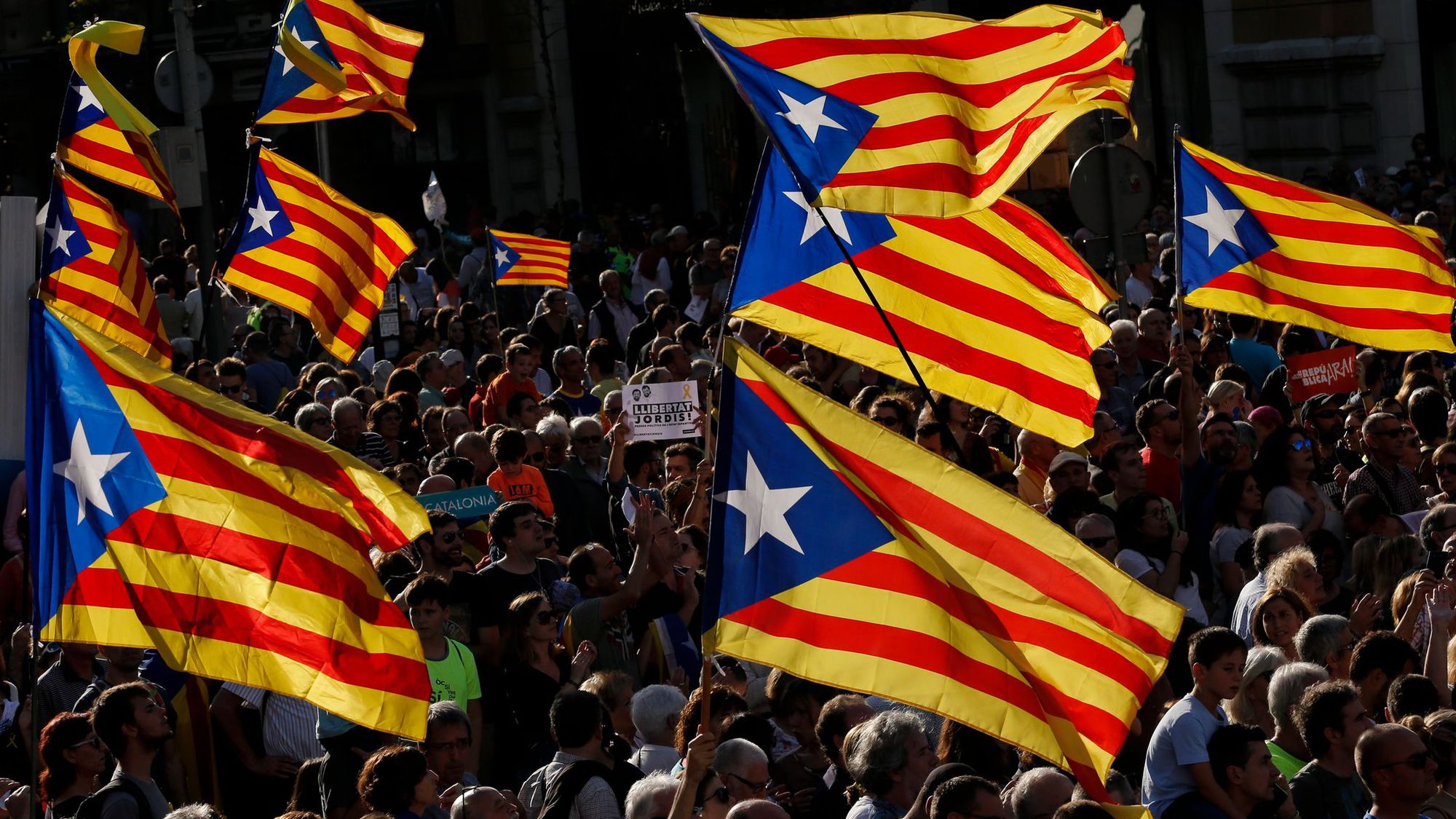 La France en marche La crise catalane est aussi une crise pour l